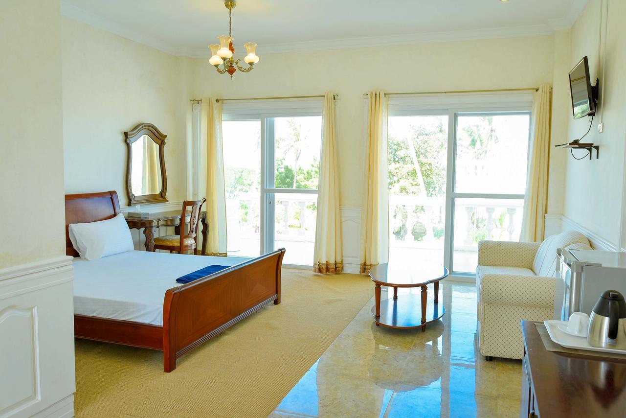 Casablanca By The Sea Hotel Olango Island Exterior photo