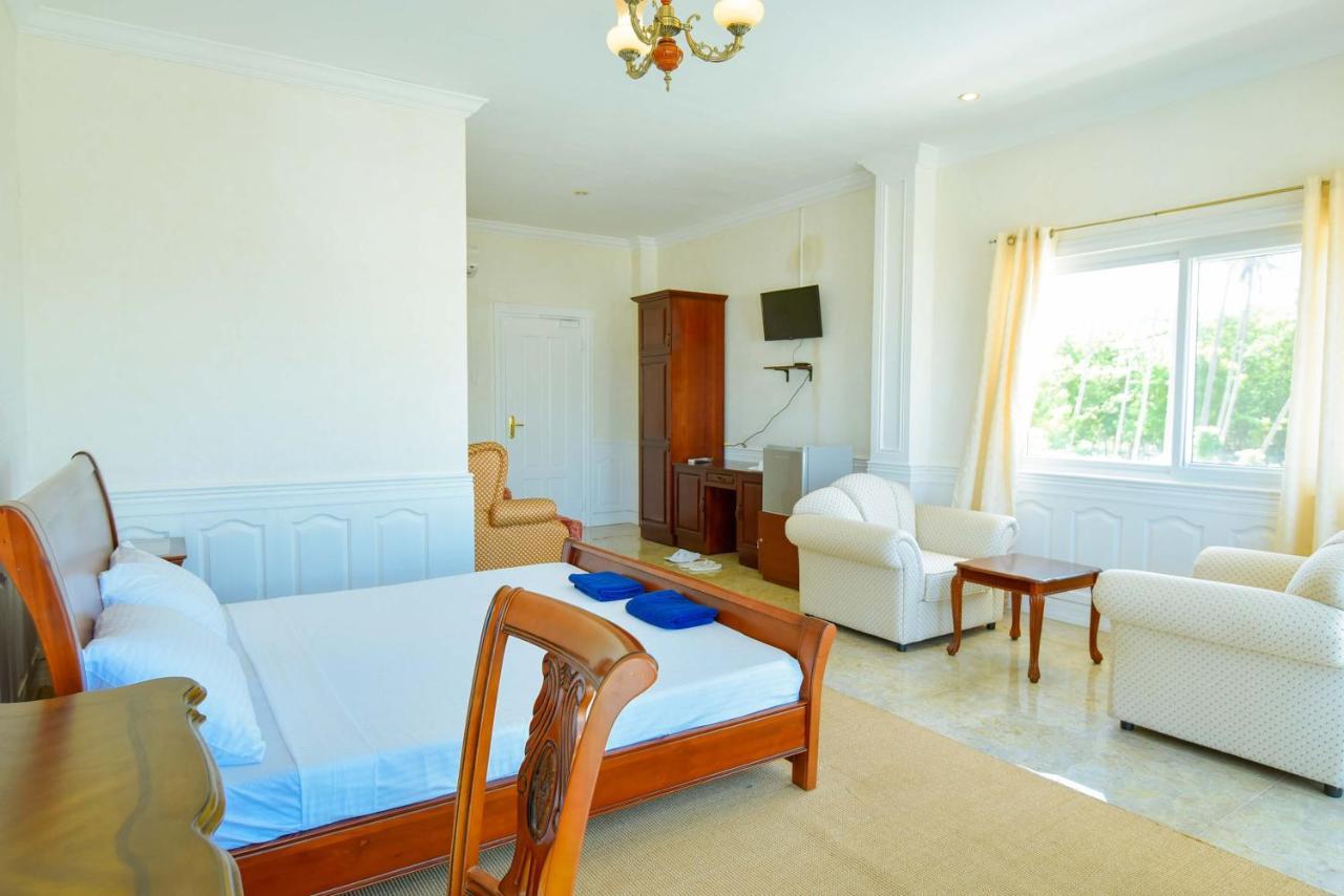 Casablanca By The Sea Hotel Olango Island Exterior photo