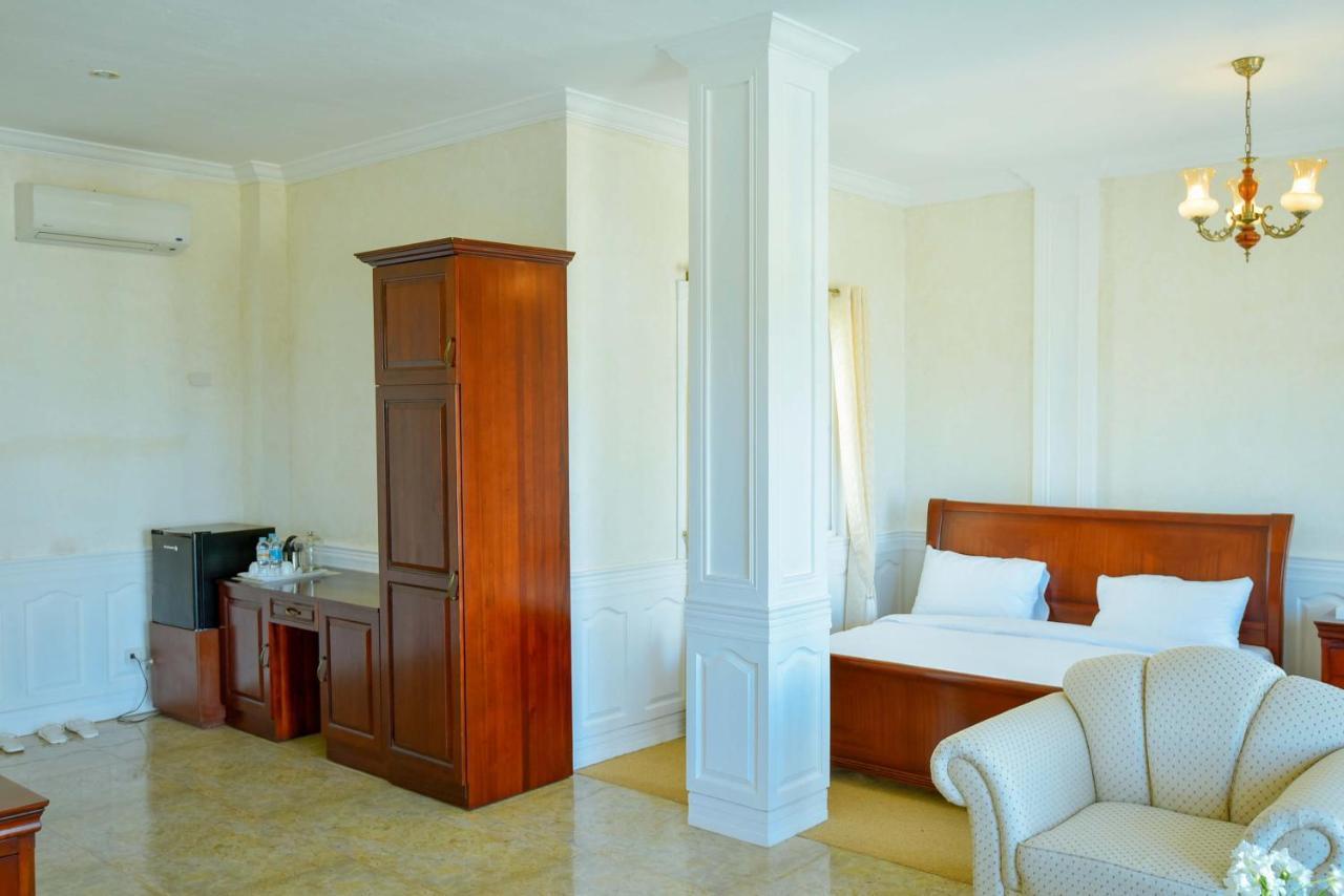 Casablanca By The Sea Hotel Olango Island Exterior photo