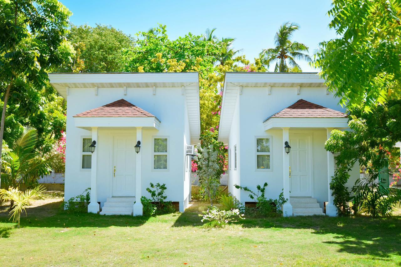 Casablanca By The Sea Hotel Olango Island Exterior photo