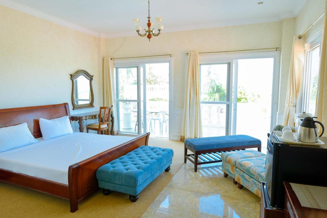 Casablanca By The Sea Hotel Olango Island Exterior photo