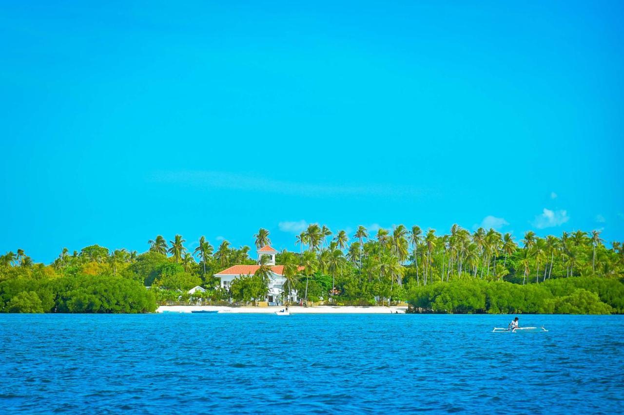 Casablanca By The Sea Hotel Olango Island Exterior photo